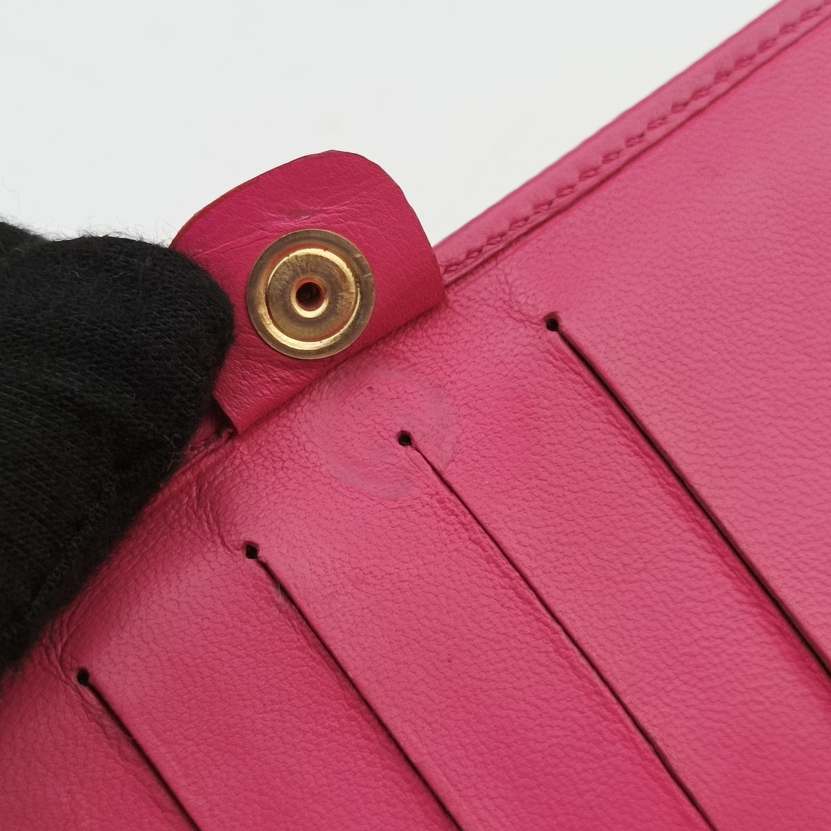 Pre-owned Fendi Embossed Logo Pink lambskin 8M0219 shoulderbag | stylenewstar