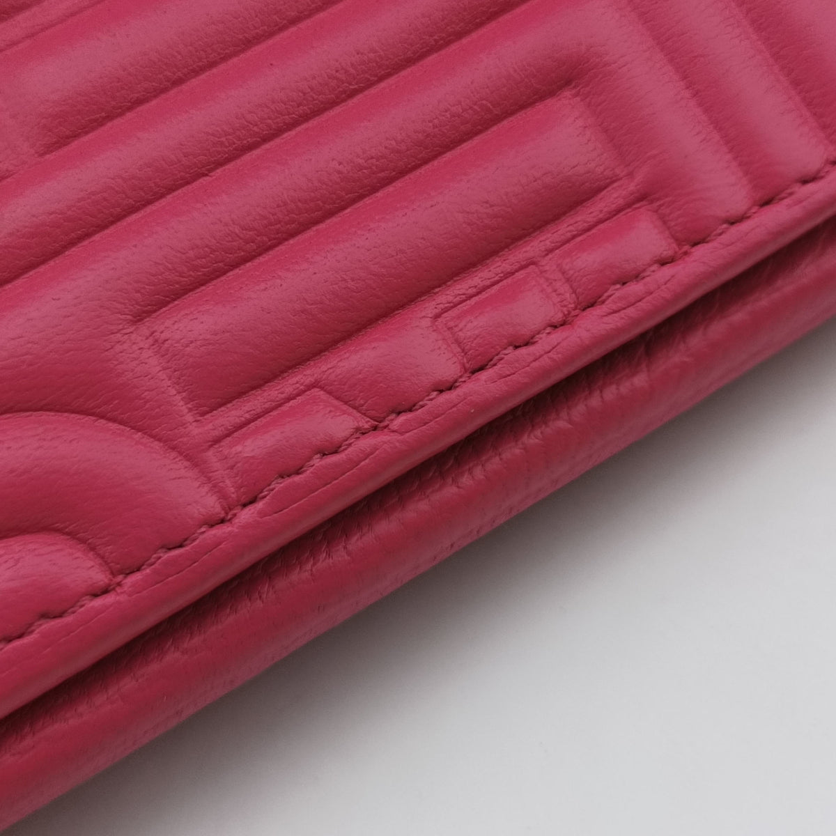 Pre-owned Fendi Embossed Logo Pink lambskin 8M0219 shoulderbag | stylenewstar