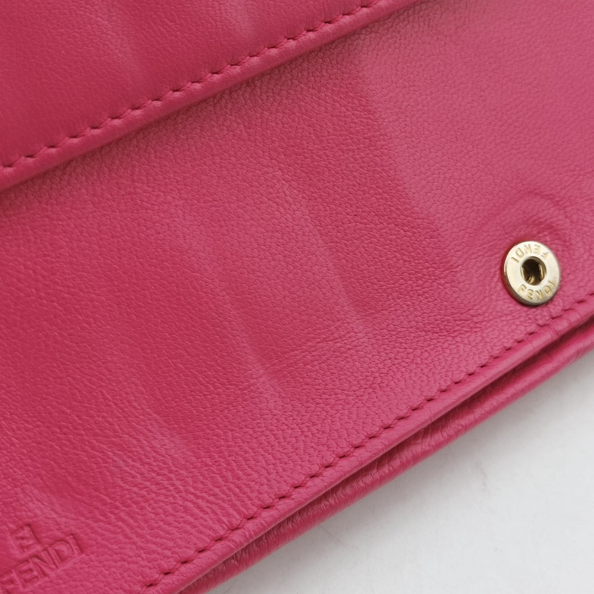 Pre-owned Fendi Embossed Logo Pink lambskin 8M0219 shoulderbag | stylenewstar