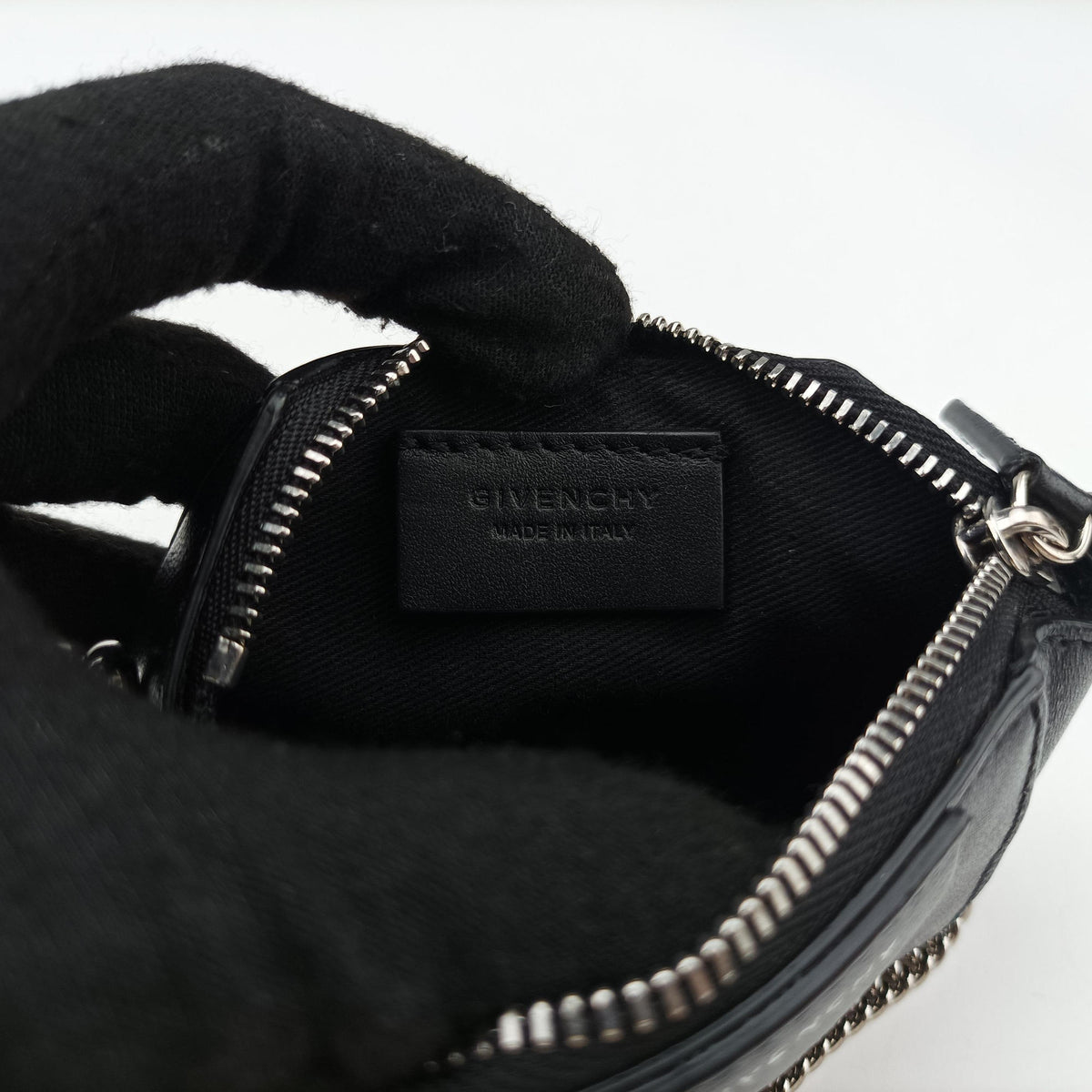 Pre-owned Givenchy Antigona Black Leather  shoulderbag | stylenewstar