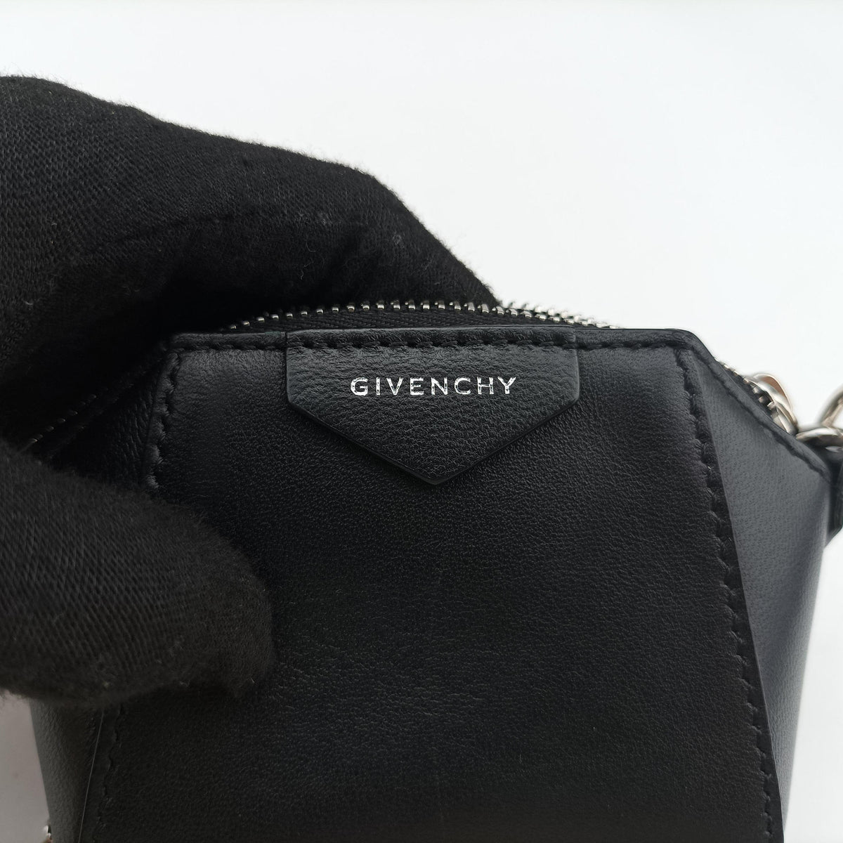 Pre-owned Givenchy Antigona Black Leather  shoulderbag | stylenewstar