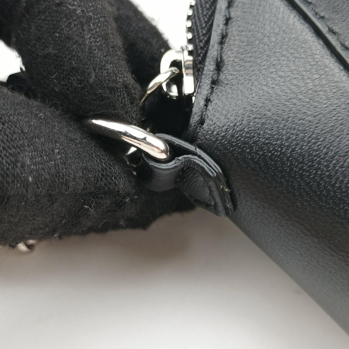 Pre-owned Givenchy Antigona Black Leather  shoulderbag | stylenewstar
