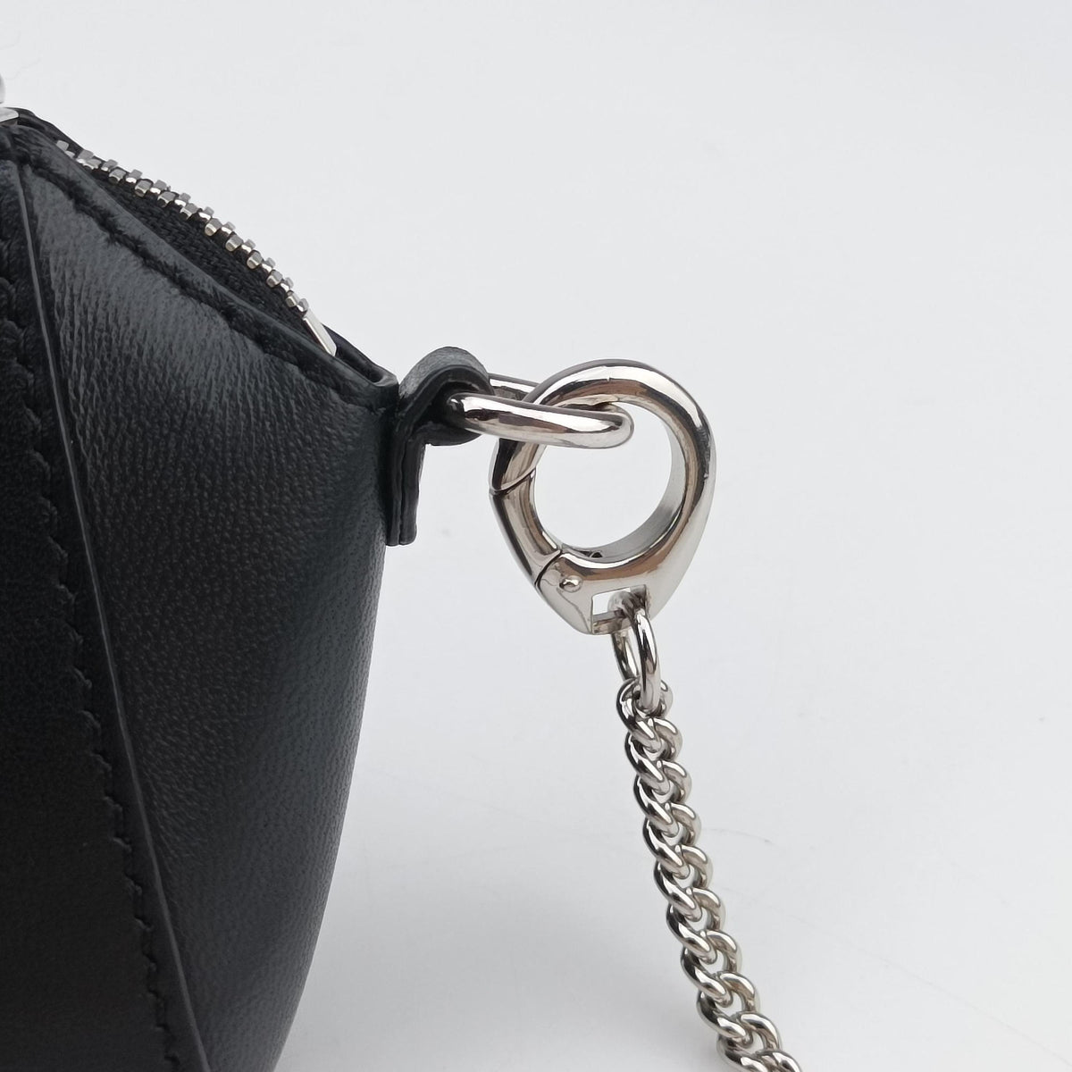Pre-owned Givenchy Antigona Black Leather  shoulderbag | stylenewstar