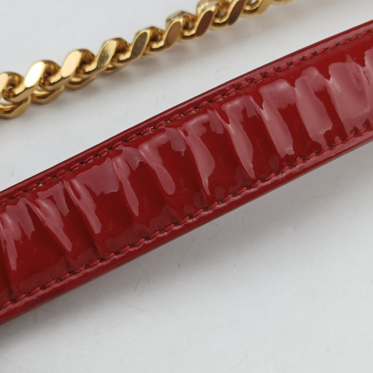 Pre-owned Yves Saint Laurent VICKY Red Patent Leather 538439 shoulderbag | stylenewstar