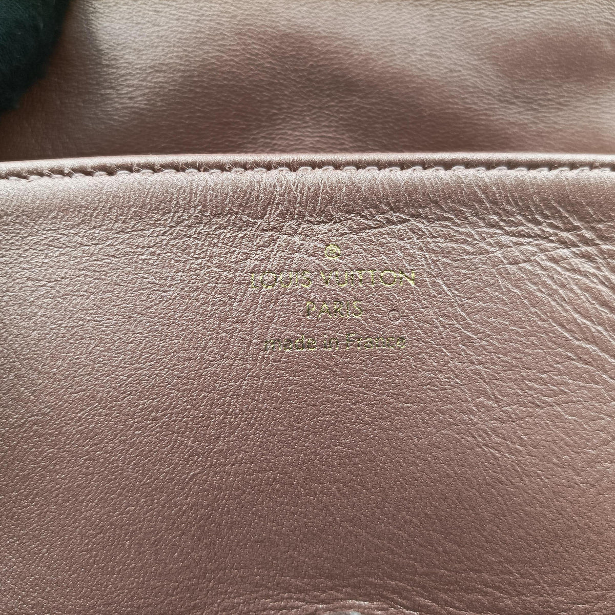 Pre-owned Louis Vuitton COUSSIN ROSE BALLERIN lambskin M21765 shoulderbag | stylenewstar