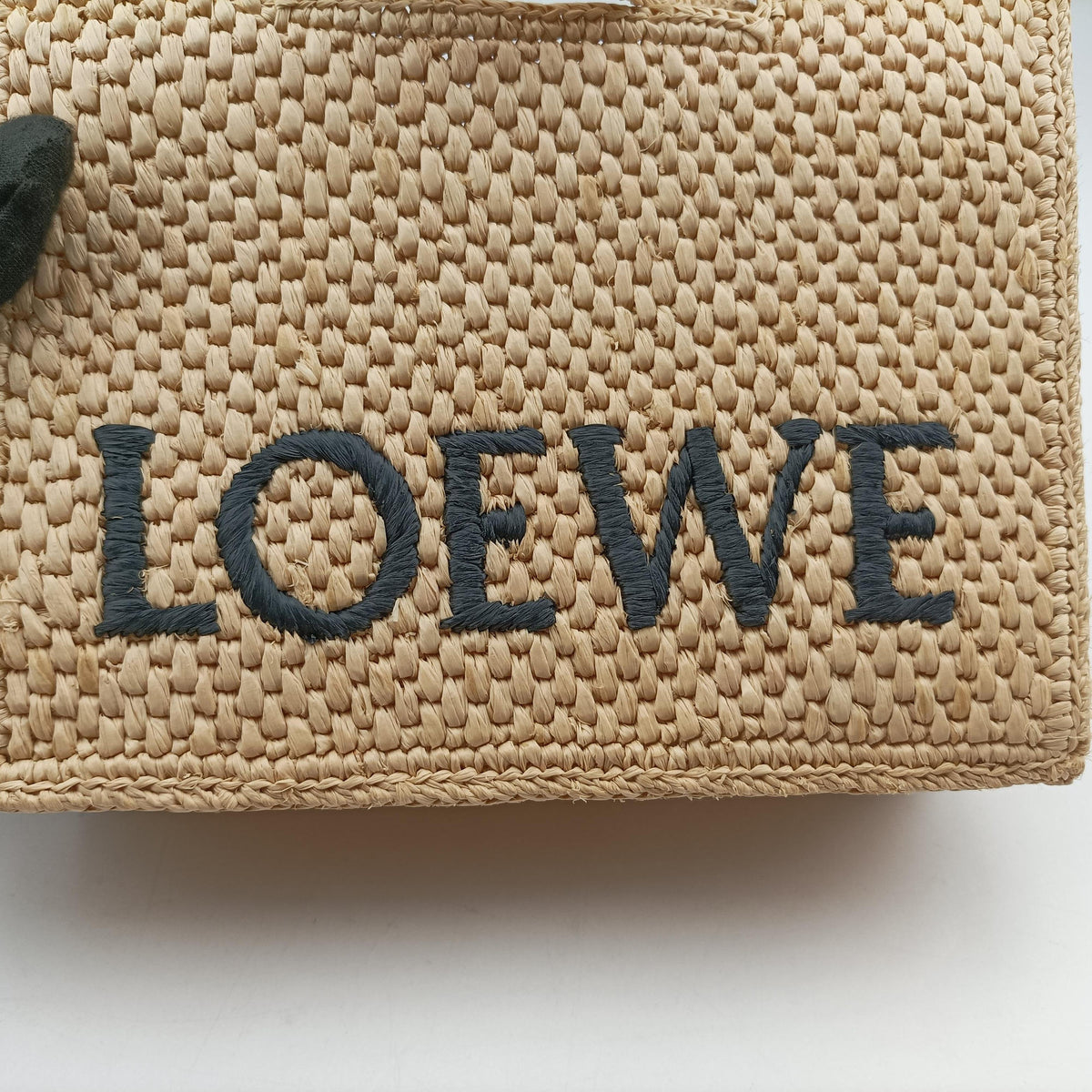 Pre-owned Loewe Font Tote Mini Beige Raffia A685V46X01 handbag | stylenewstar