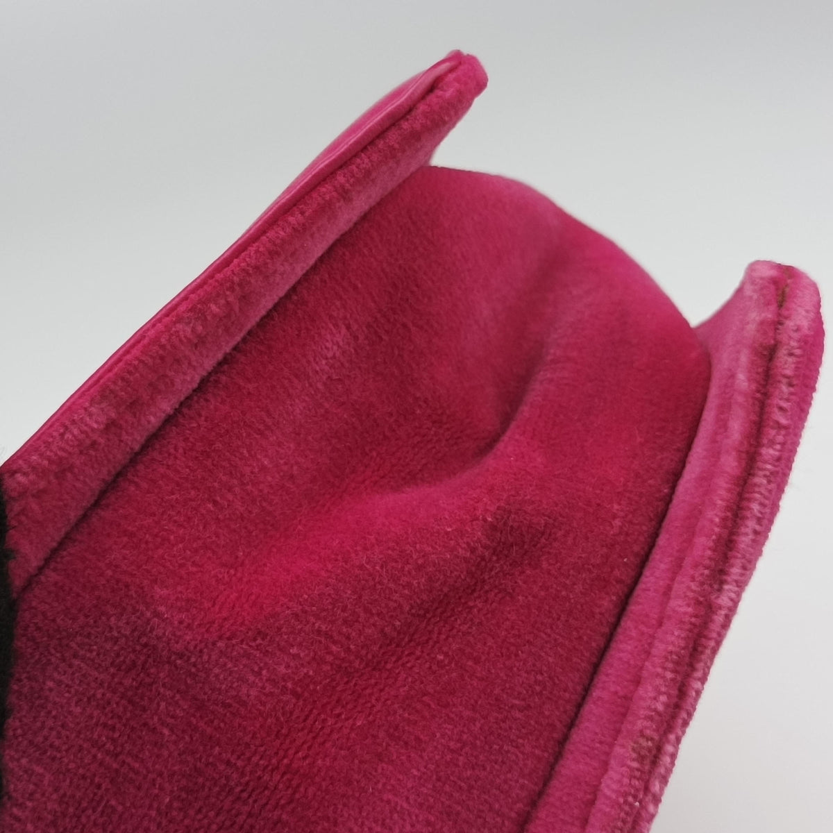 Pre-owned Chanel BOY CHANEL Rose velour A67416 shoulderbag | stylenewstar