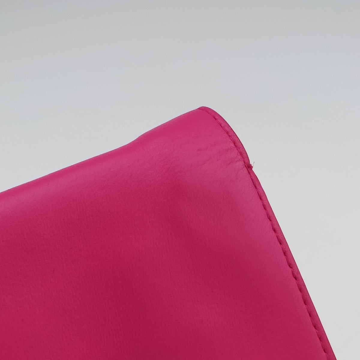 Pre-owned VERSACE La Medusa Rose Leather  shoulderbag | stylenewstar