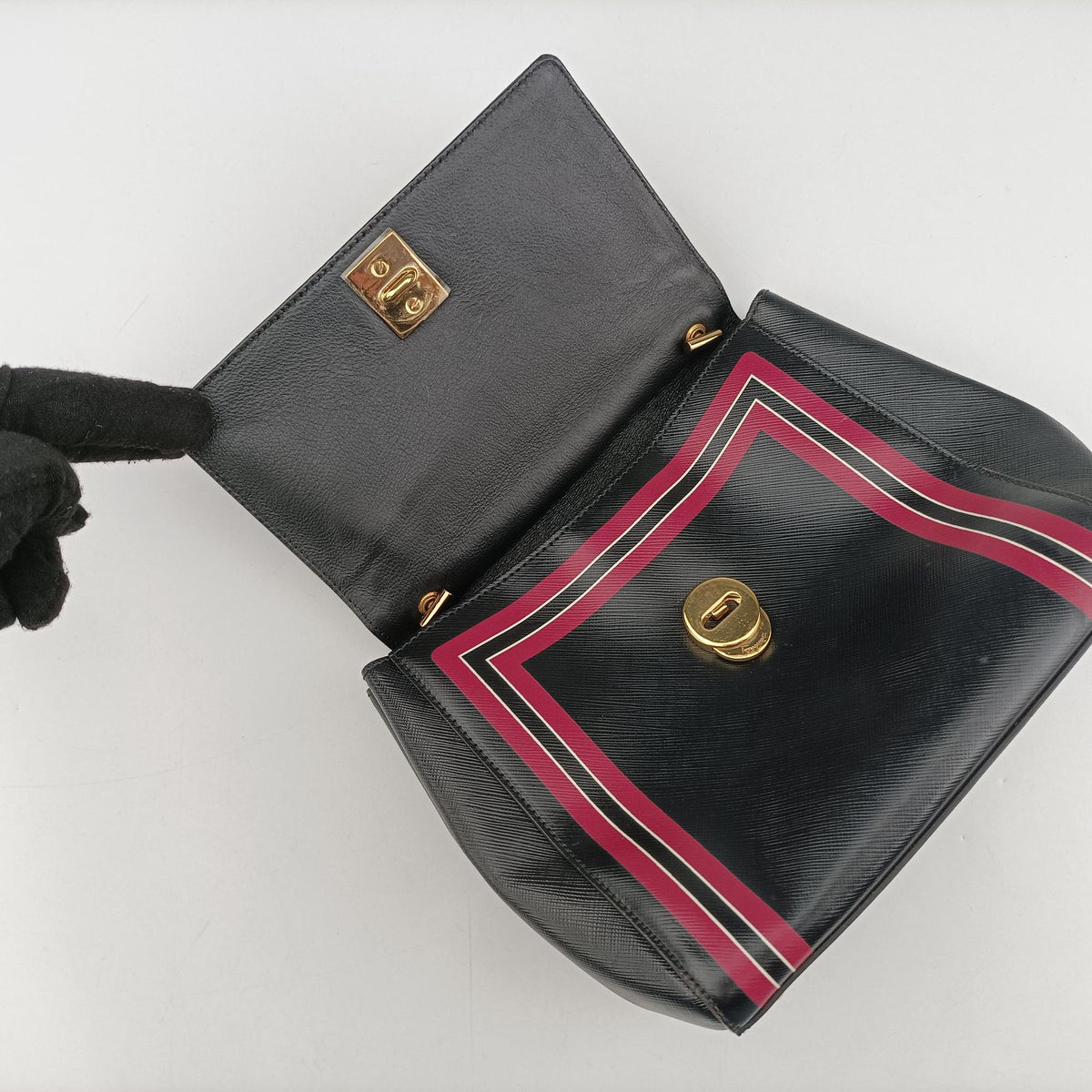 Vintage Ferragamo Vara Black x Pink Leather  shoulderbag | stylenewstar