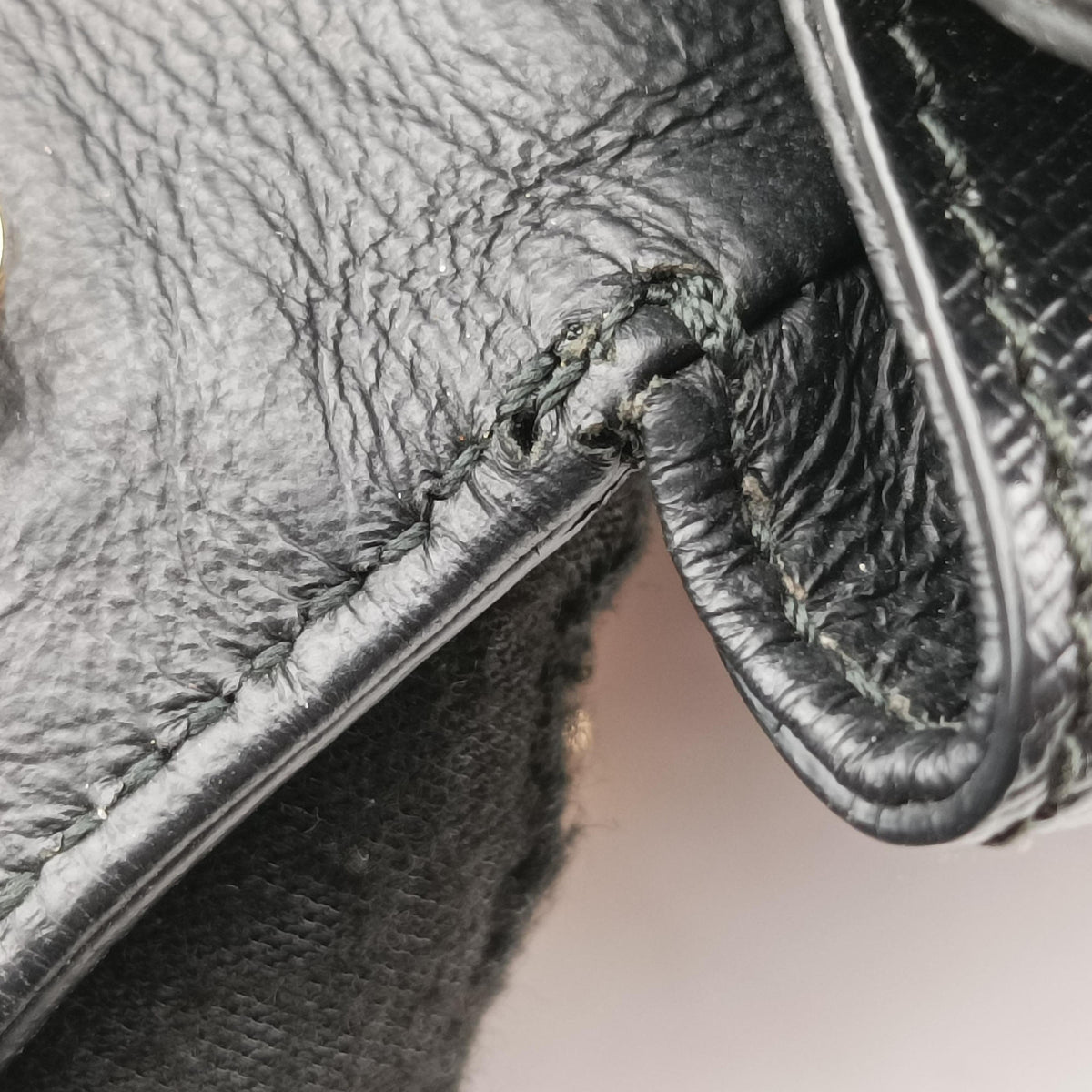 Vintage Ferragamo Vara Black x Pink Leather  shoulderbag | stylenewstar