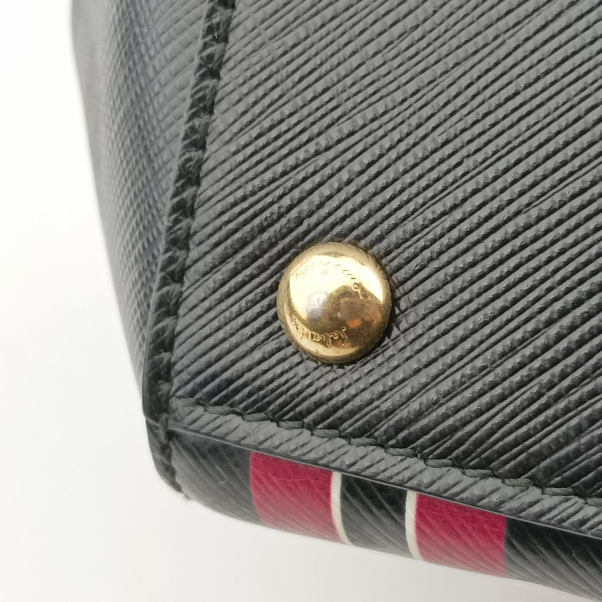 Vintage Ferragamo Vara Black x Pink Leather  shoulderbag | stylenewstar