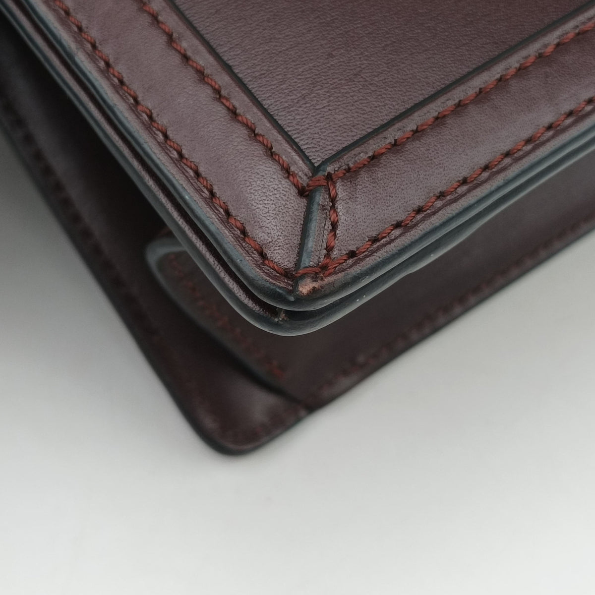 Pre-owned Loewe Barcelona Dark Burgundy Leather  shoulderbag | stylenewstar