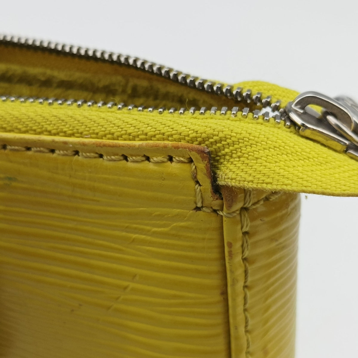 Vintage Louis Vuitton Pochette Accessoires Pistache Epi M40975 handbag | stylenewstar