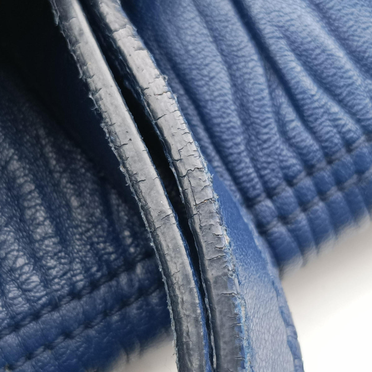 Secondhand Prada Gaufre Blue Lambskin  shoulderbag | stylenewstar