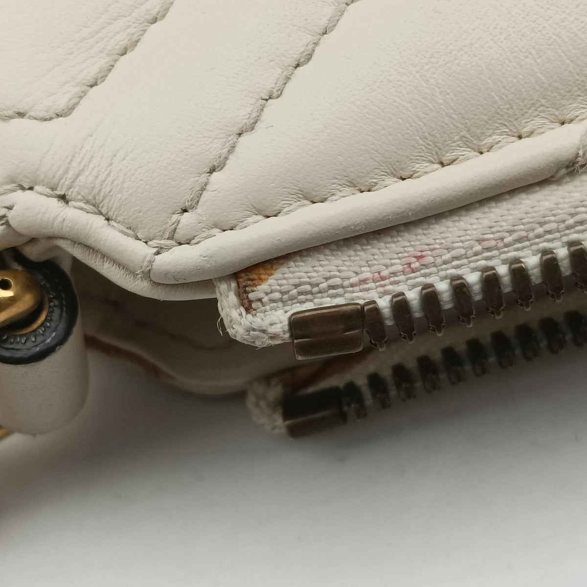 Pre-owned Gucci GG Marmont White Leather 443502 shoulderbag | stylenewstar