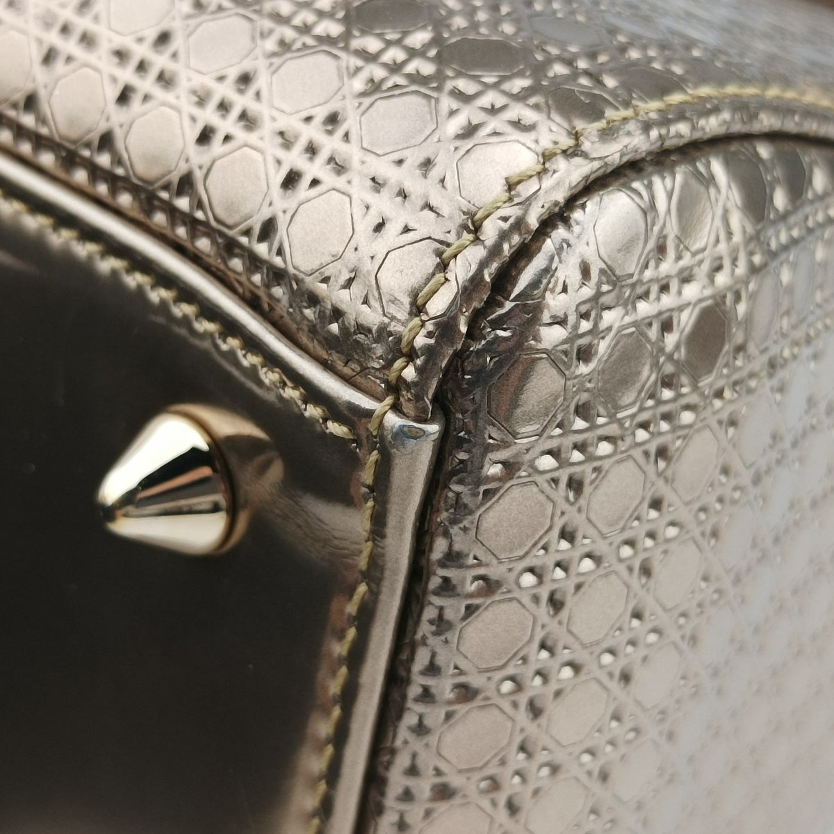 Pre-owned Christian Dior Lady Dior Golden Patent Leather  shoulderbag | stylenewstar