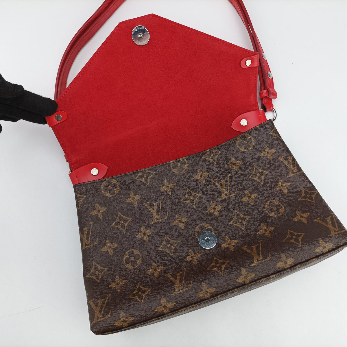 Secondhand Louis Vuitton SAINT MICHEL brown×COQUELICOT Monogram Canvas×calf leather M44031 shoulderbag | stylenewstar