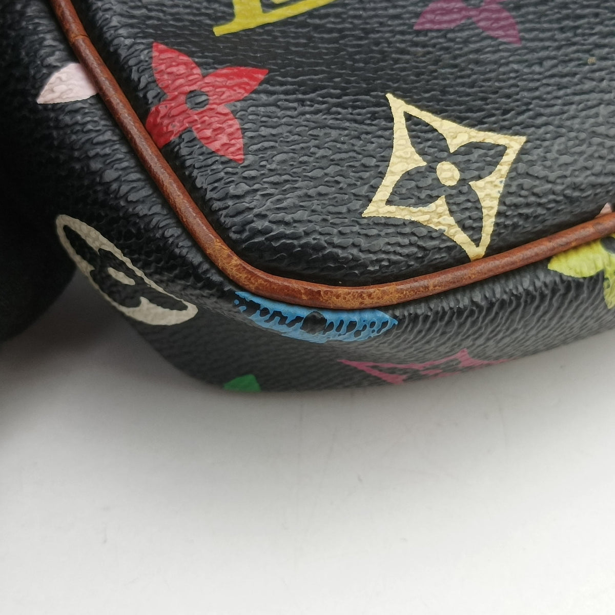 Pre-owned Louis Vuitton Pochette Accessoires Noir Monogram Multicolor M92648 shoulderbag | stylenewstar