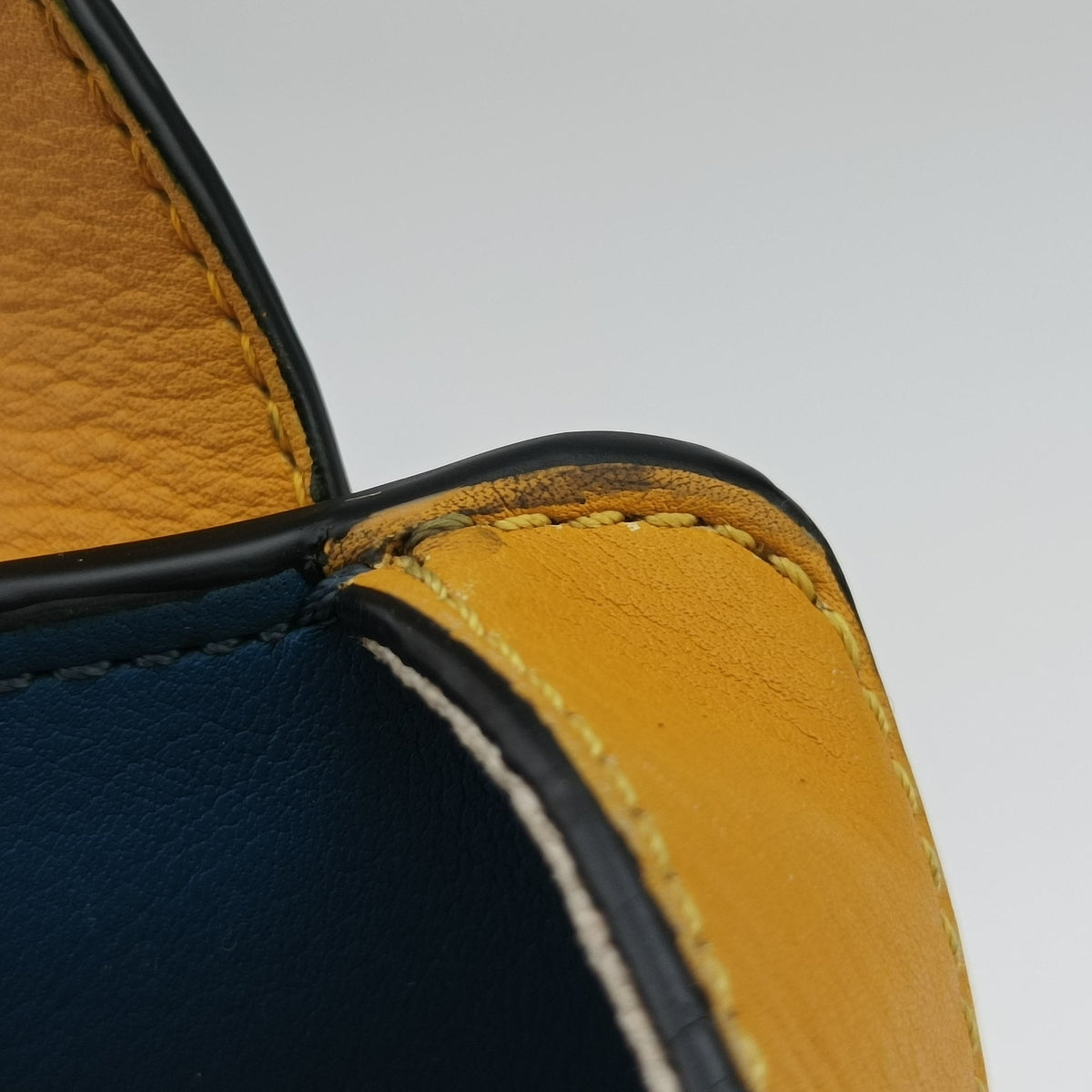 Secondhand Loewe Hammock Yellow Leather  shoulderbag | stylenewstar