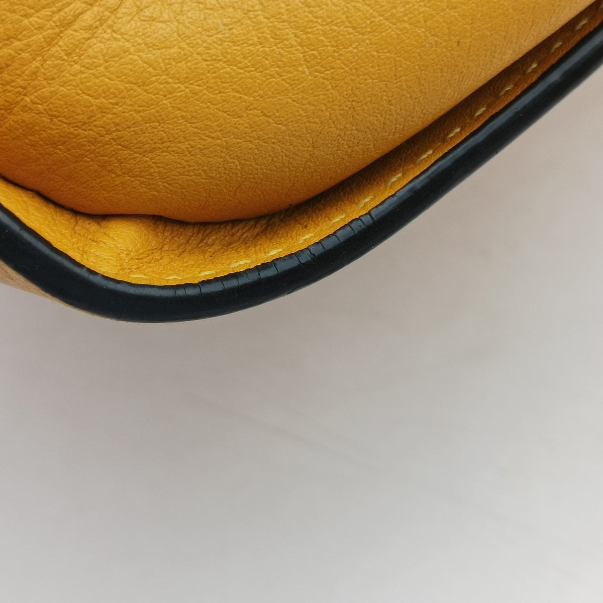 Secondhand Loewe Hammock Yellow Leather  shoulderbag | stylenewstar