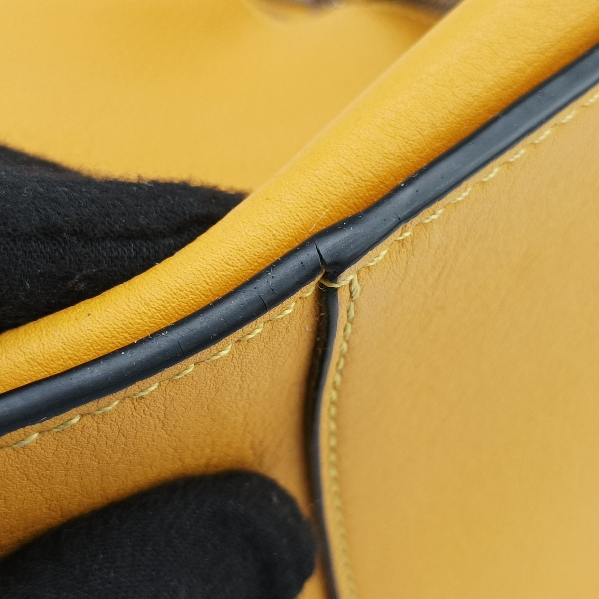 Secondhand Loewe Hammock Yellow Leather  shoulderbag | stylenewstar