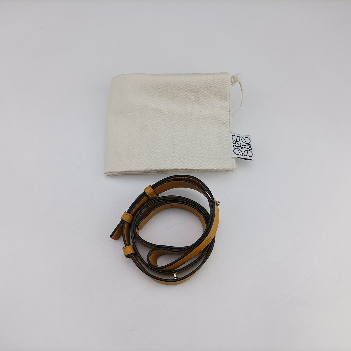Secondhand Loewe Hammock Yellow Leather  shoulderbag | stylenewstar