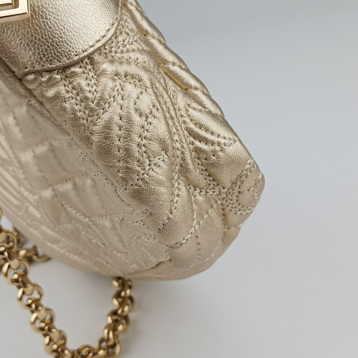 Pre-owned VERSACE Medusa Charm Vanitas Golden Leather  shoulderbag | stylenewstar