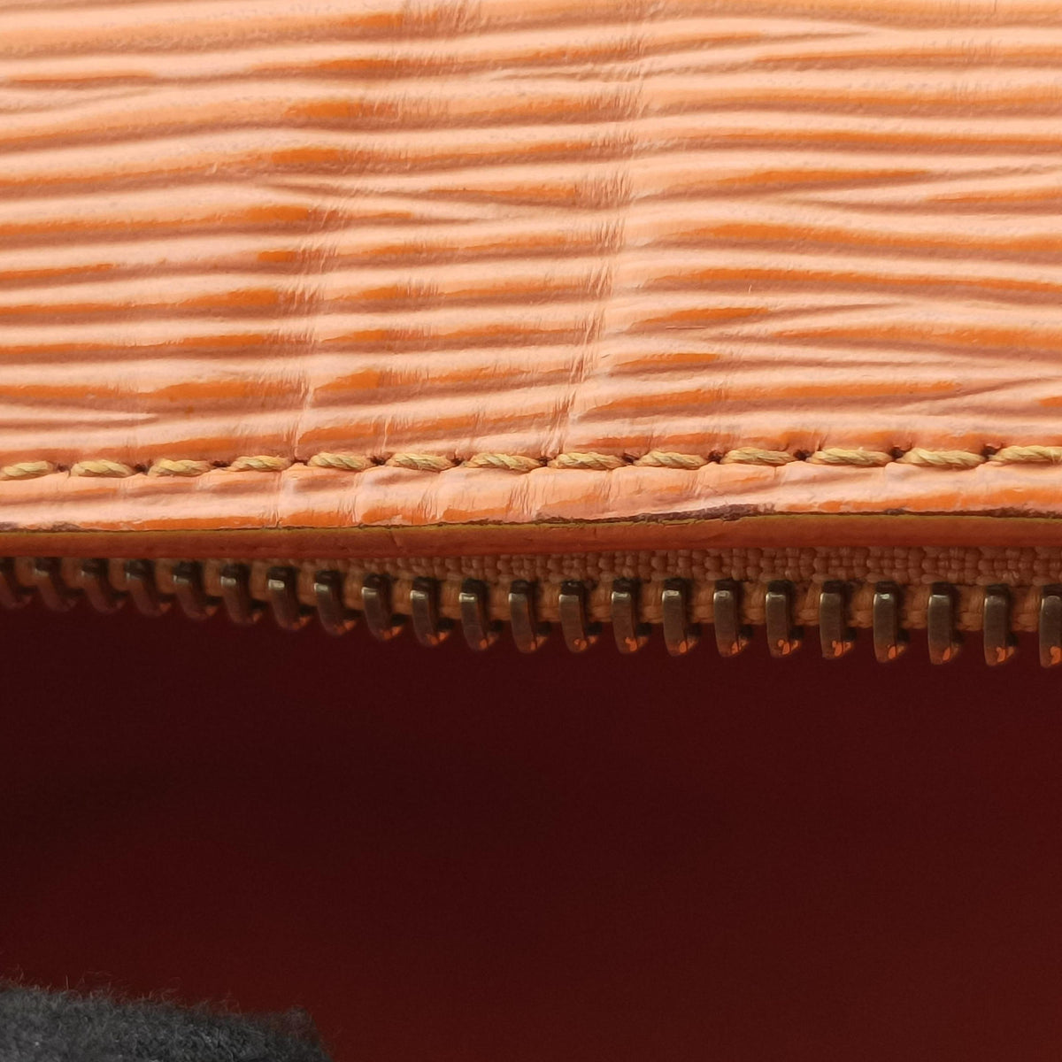 Vintage Louis Vuitton Soufflot Mandarin Epi M5222H shoulderbag | stylenewstar