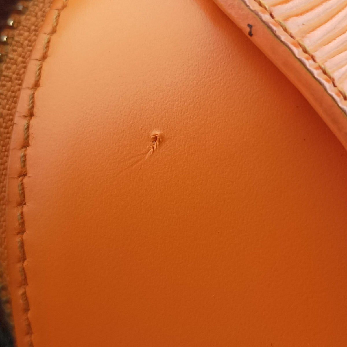 Vintage Louis Vuitton Soufflot Mandarin Epi M5222H shoulderbag | stylenewstar