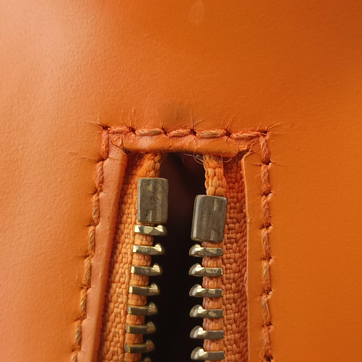 Vintage Louis Vuitton Soufflot Mandarin Epi M5222H shoulderbag | stylenewstar