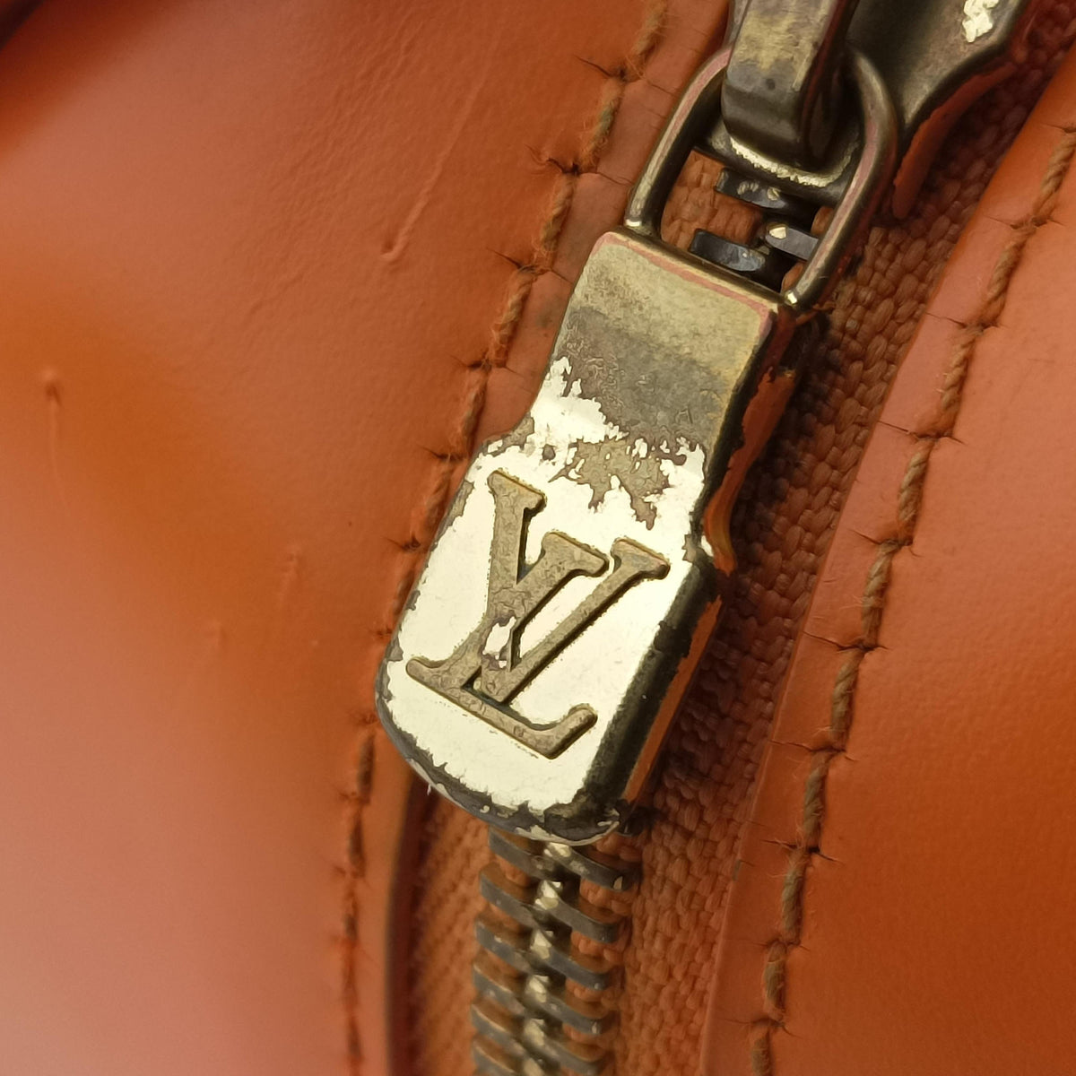 Vintage Louis Vuitton Soufflot Mandarin Epi M5222H shoulderbag | stylenewstar
