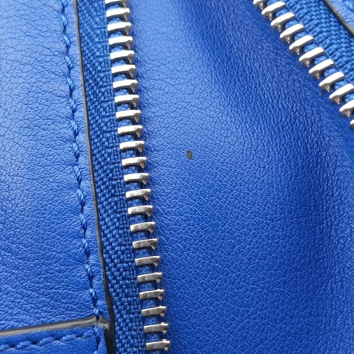 Pre-owned Loewe Hammock Blue leather  shoulderbag | stylenewstar