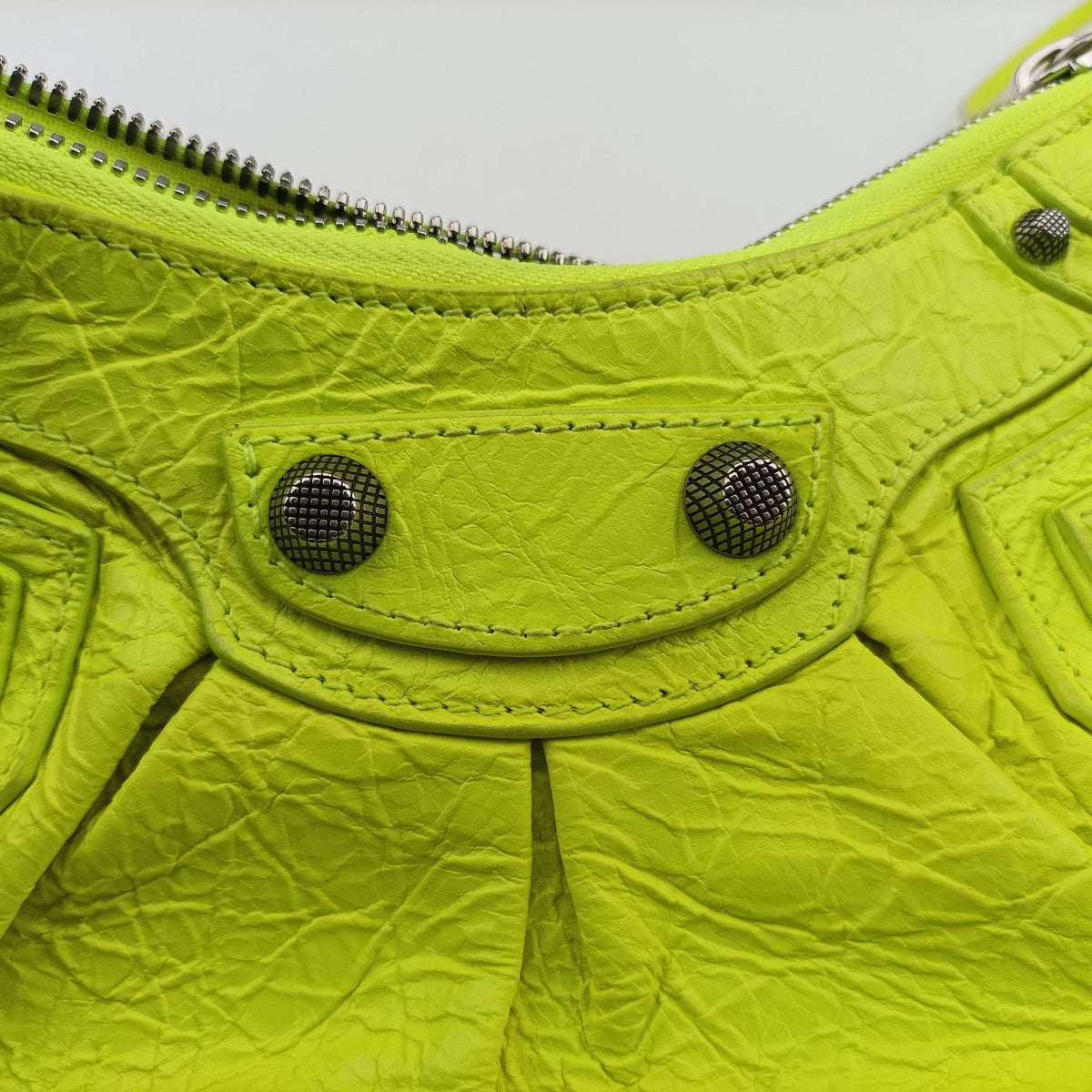 Pre-owned Balenciaga Le Cagole Green lambskin  shoulderbag | stylenewstar