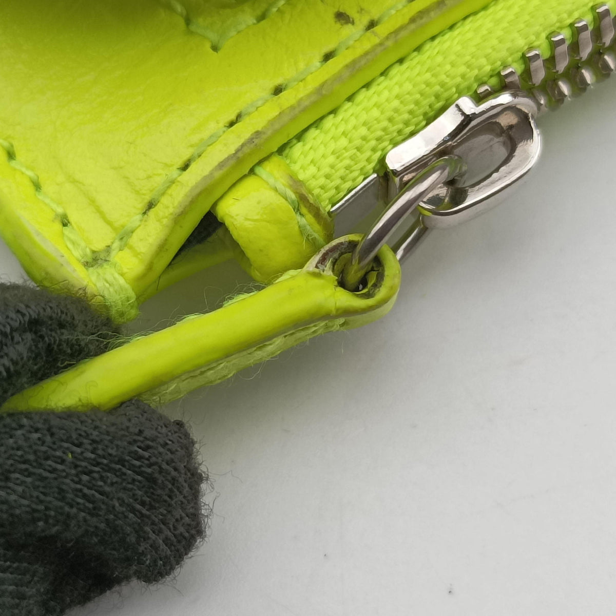 Pre-owned Balenciaga Le Cagole Green lambskin  shoulderbag | stylenewstar