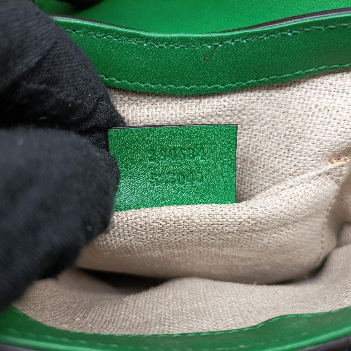 Secondhand Gucci Nubuck Tigrette Chain Green suede 290684 shoulderbag | stylenewstar