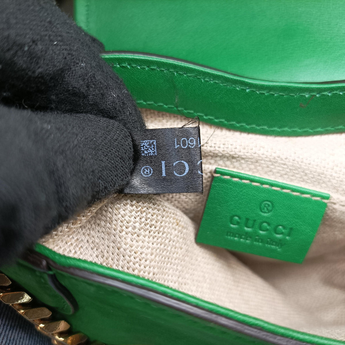 Secondhand Gucci Nubuck Tigrette Chain Green suede 290684 shoulderbag | stylenewstar