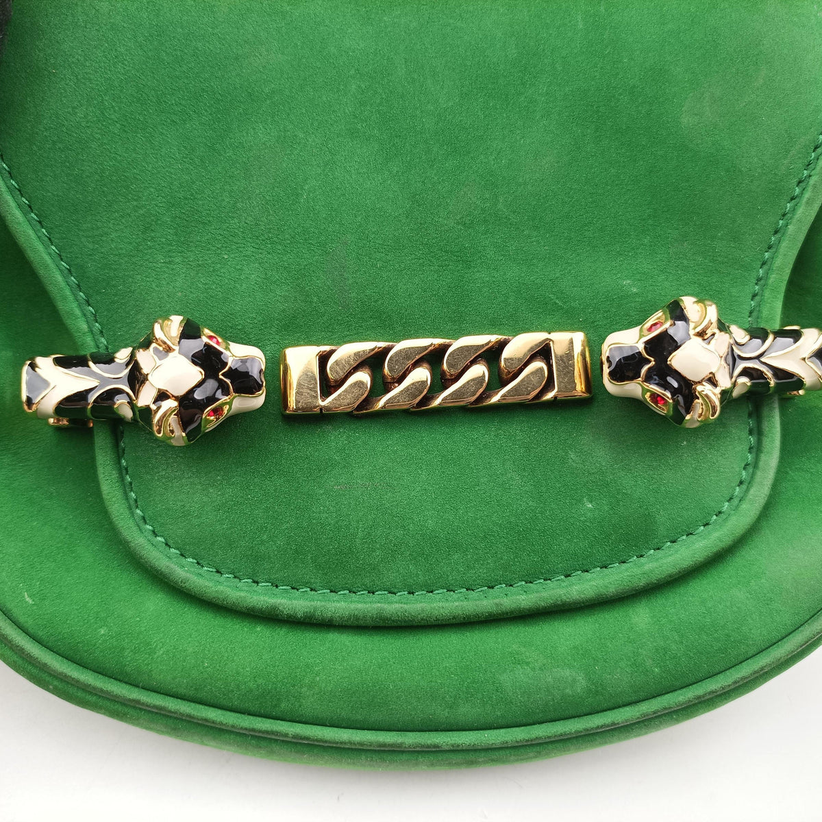 Secondhand Gucci Nubuck Tigrette Chain Green suede 290684 shoulderbag | stylenewstar