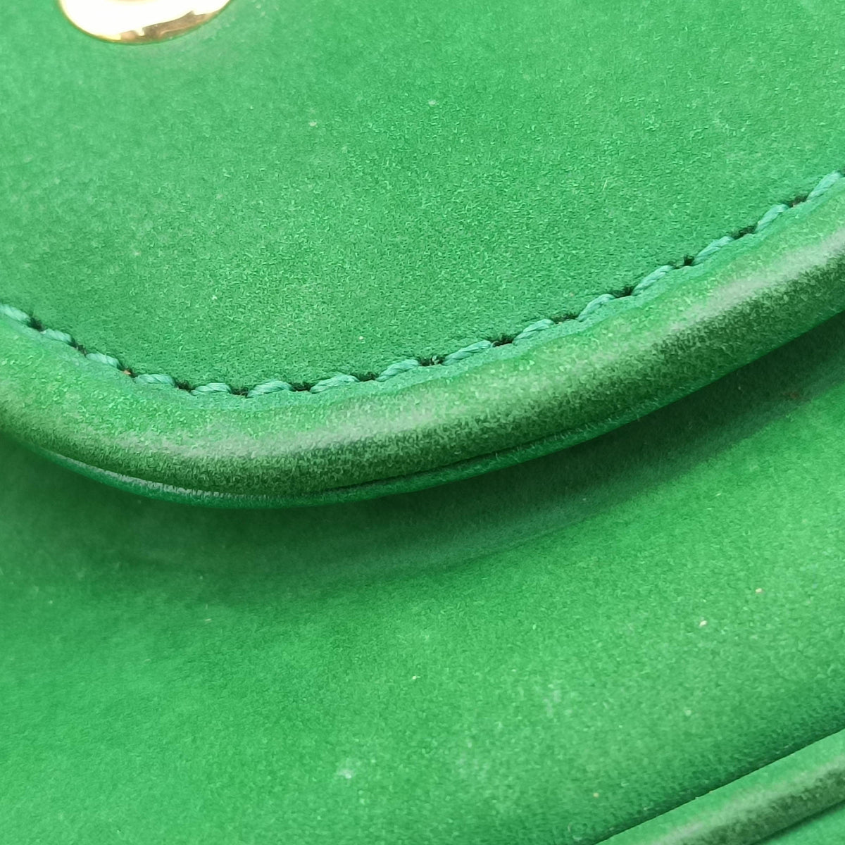 Secondhand Gucci Nubuck Tigrette Chain Green suede 290684 shoulderbag | stylenewstar