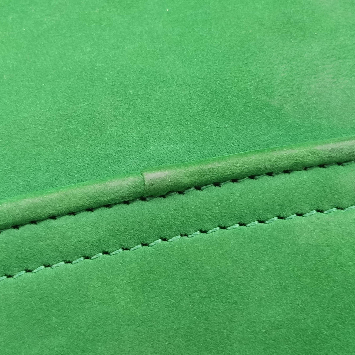 Secondhand Gucci Nubuck Tigrette Chain Green suede 290684 shoulderbag | stylenewstar