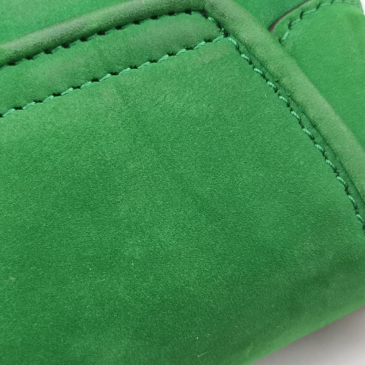 Secondhand Gucci Nubuck Tigrette Chain Green suede 290684 shoulderbag | stylenewstar