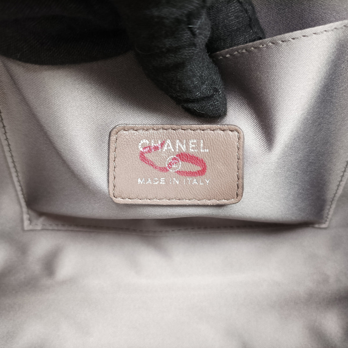 Secondhand Chanel Iconic Matelasse Turquoise Patent Leather A37156 shoulderbag | stylenewstar