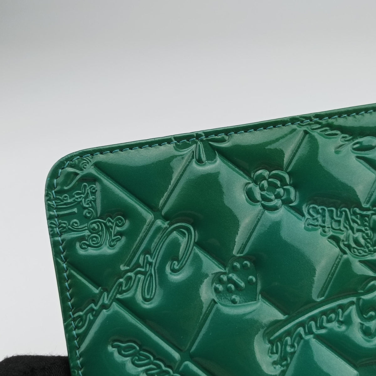 Secondhand Chanel Iconic Matelasse Turquoise Patent Leather A37156 shoulderbag | stylenewstar