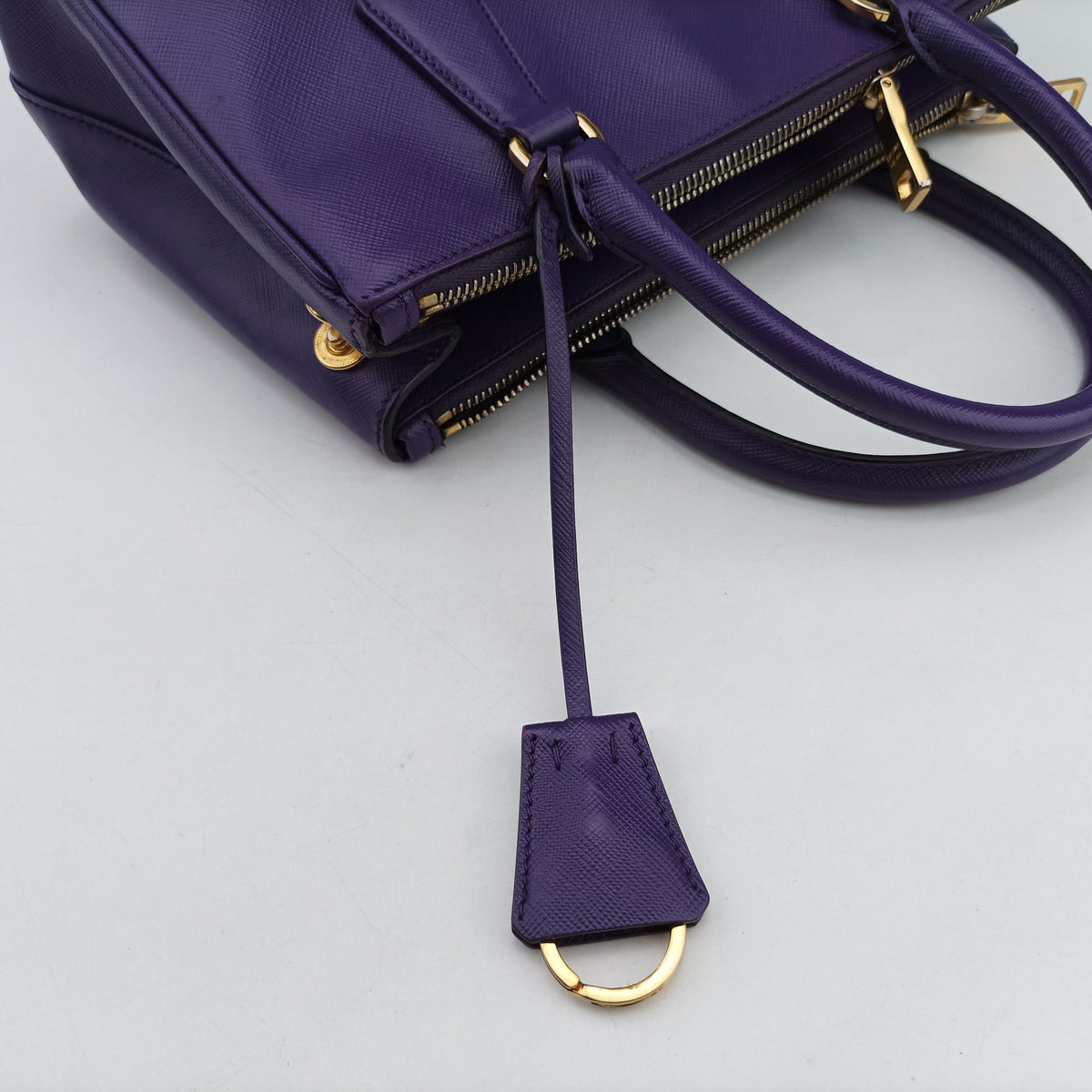 Pre-owned Prada Galleria Purple SAFFIANO Leather BN1801 handbag | stylenewstar