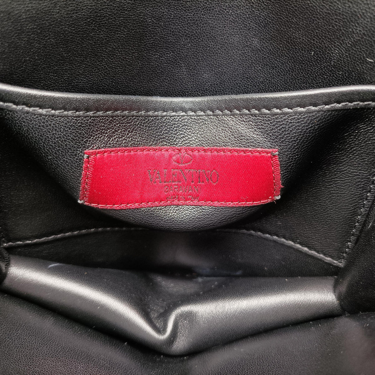 Pre-owned Valentino Lucky Rockstud Black Leather  shoulderbag | stylenewstar