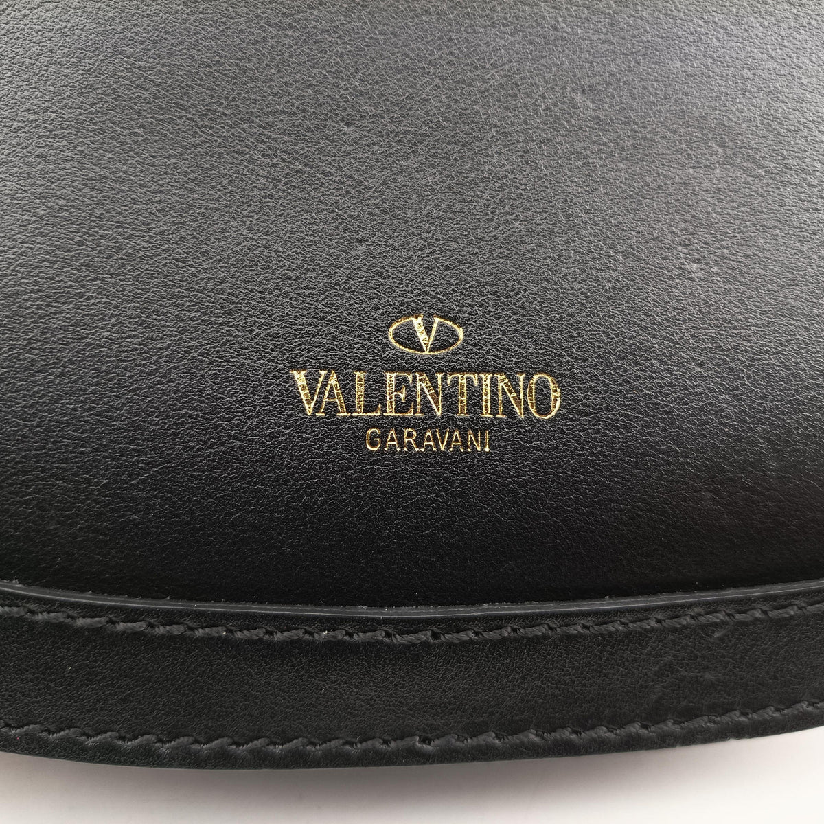 Pre-owned Valentino Lucky Rockstud Black Leather  shoulderbag | stylenewstar