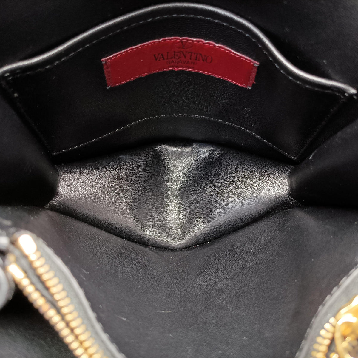 Pre-owned Valentino Lucky Rockstud Black Leather  shoulderbag | stylenewstar