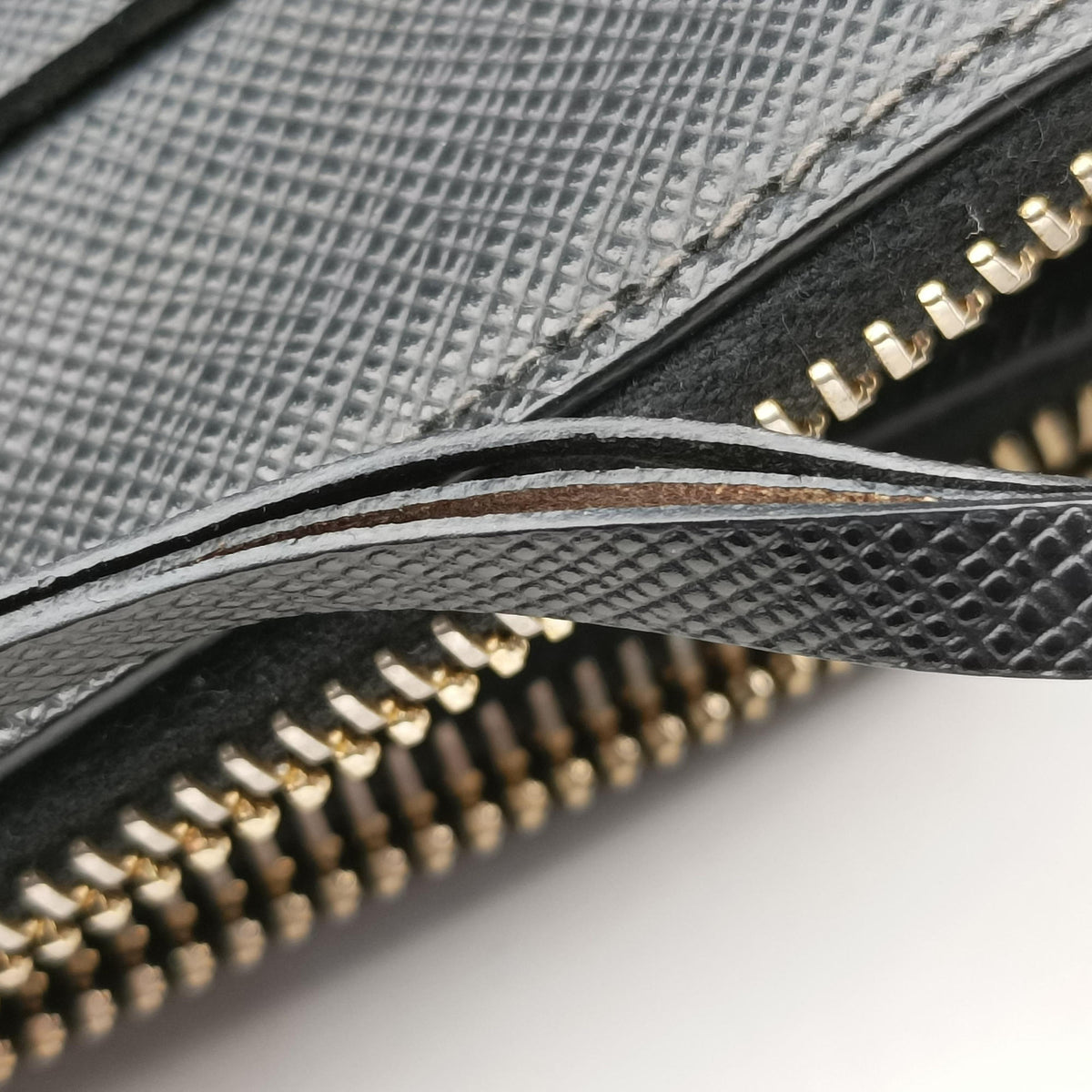 Vintage Prada Galleria Black SAFFIANO Leather BN2274 handbag | stylenewstar