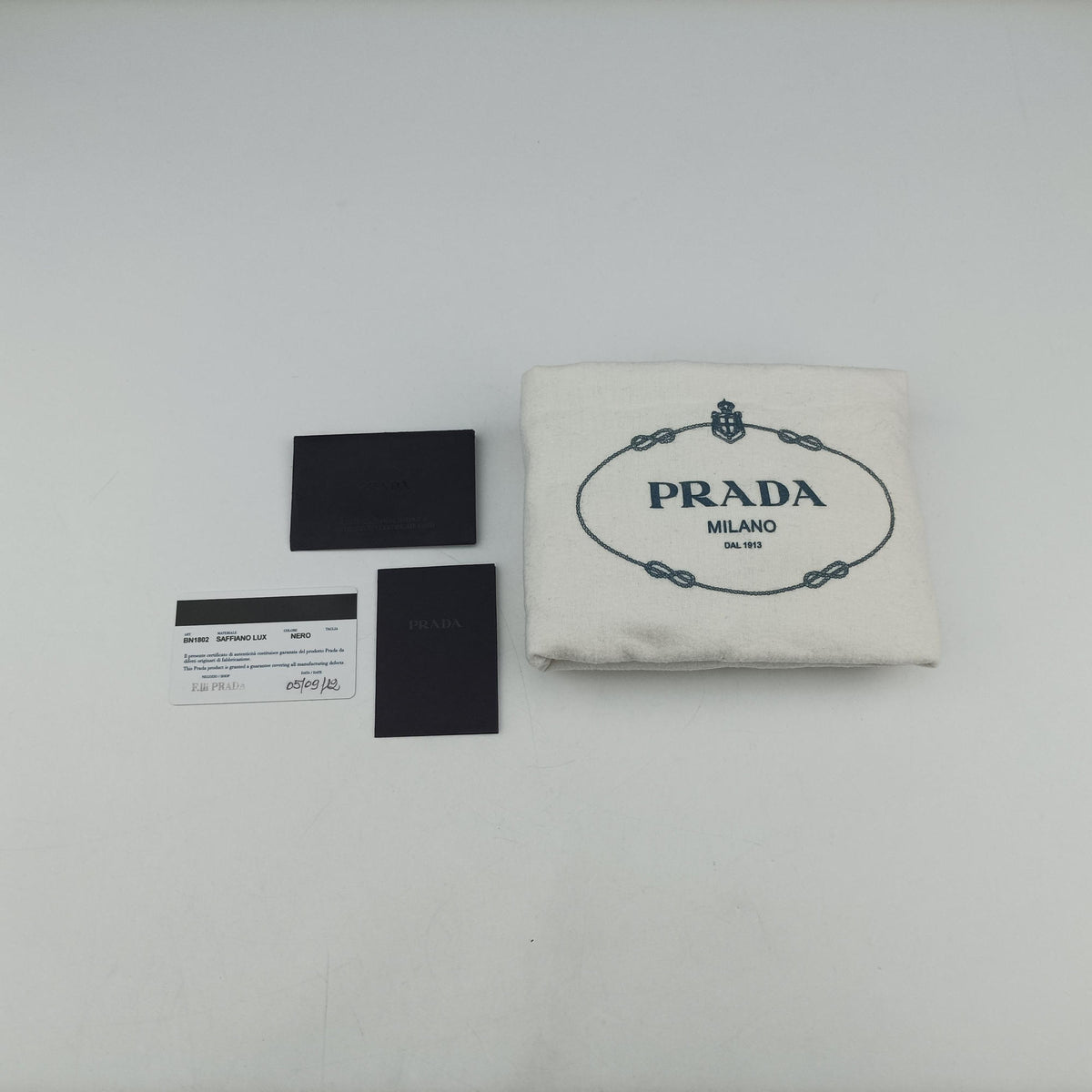 Vintage Prada Galleria Black SAFFIANO Leather BN2274 handbag | stylenewstar