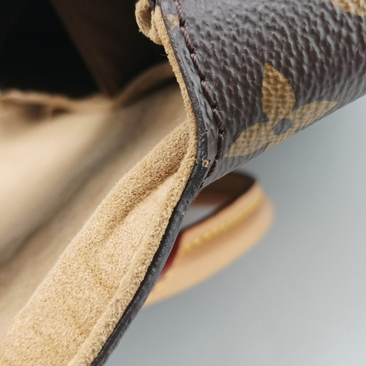 Vintage Louis Vuitton MARIGNAN Brown × Coquelicot Monogram Canvas×calf leather M44286 shoulderbag | stylenewstar