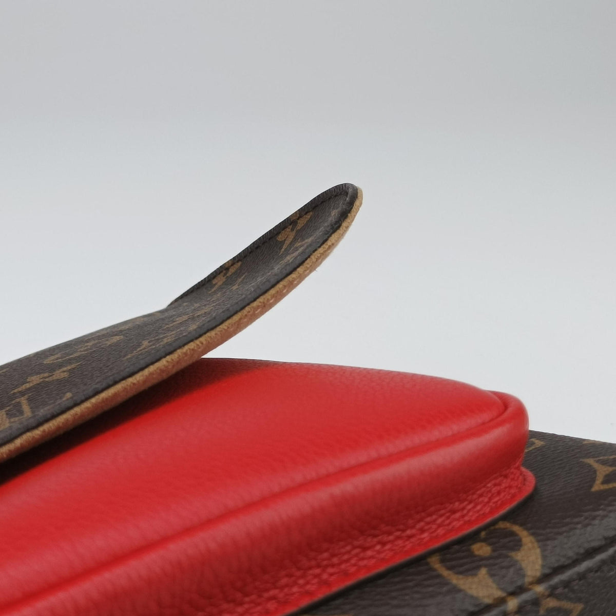 Vintage Louis Vuitton MARIGNAN Brown × Coquelicot Monogram Canvas×calf leather M44286 shoulderbag | stylenewstar